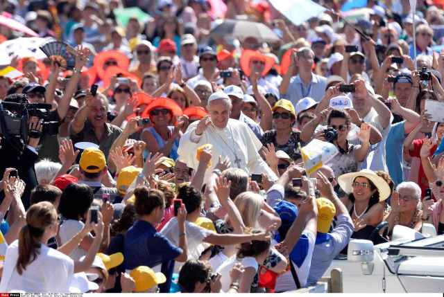 2048x1536-fit_pape-francois-vatican-rome-italie-18-septembre-2013